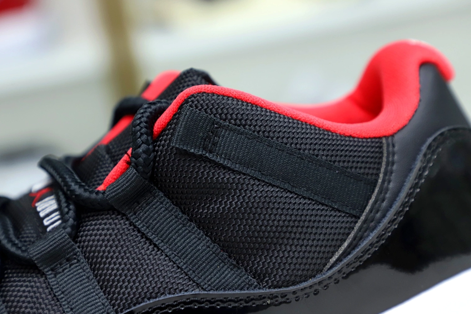 JORDAN RETRO 11 BRED AIR LOW 0310